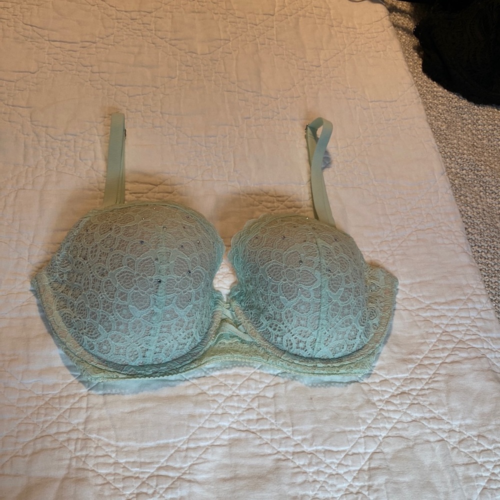 Victoria’s Secret Dream Angels lightly lined demi